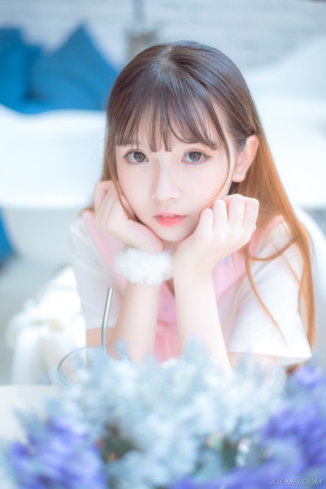 “噗~”